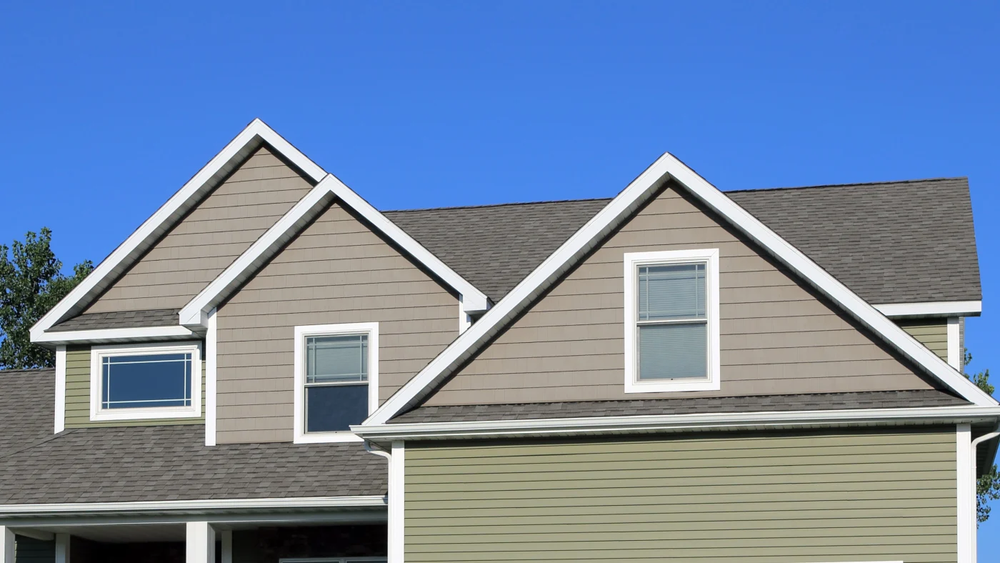Closeup of mixed vinyl siding on home in River Forest, IL