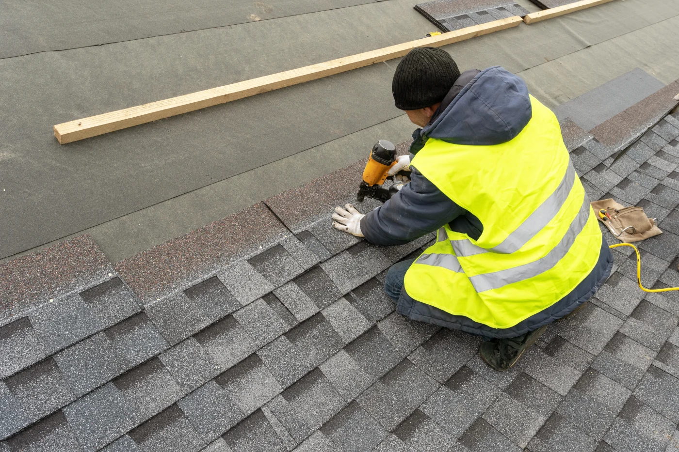 Apex Exteriors contractor working on Glen Ellyn, IL asphalt shingle roof