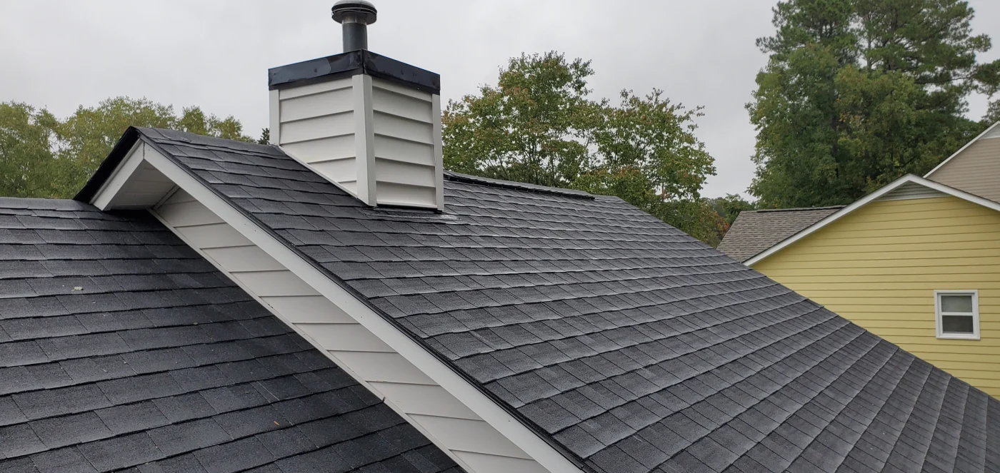 Close-up image of asphalt shingle roof on Glen Ellyn, IL home replaced by Apex Exteriors